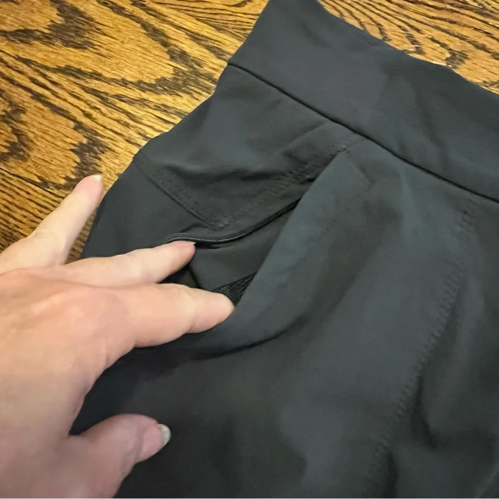 Athleta Skirt Women's 4 Tall Dark Gray Athletic Cargo‎ Skirt Utilitarian Design